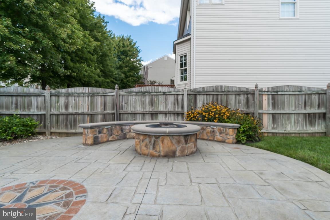 HAMPTON OAKS - Residential