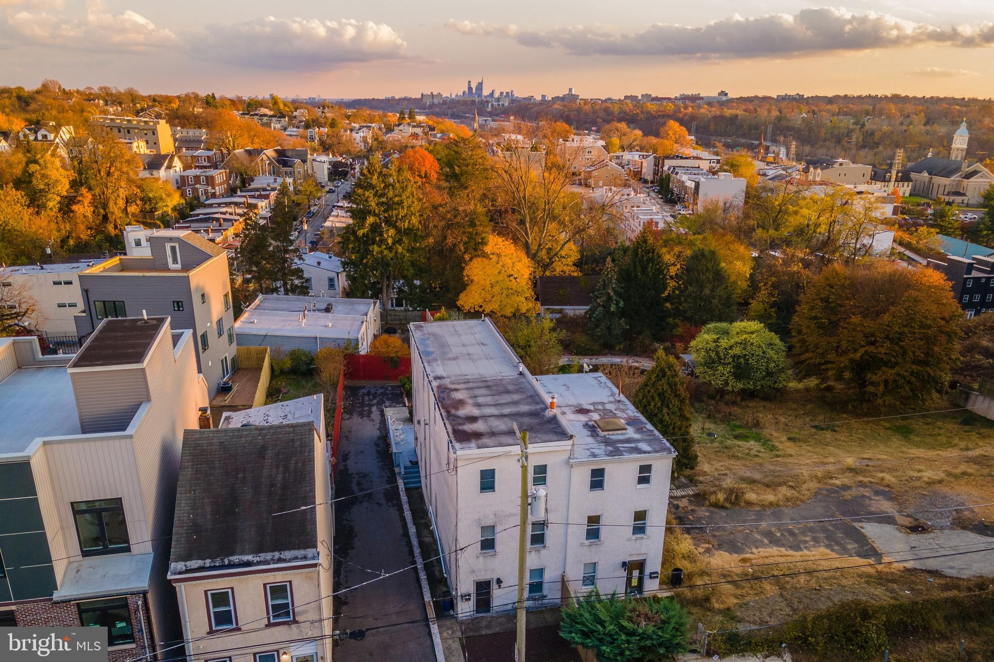 ROXBOROUGH - Residential