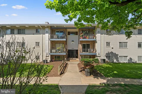 11354 Cherry Hill Road Unit 1X202, Beltsville, MD MLS: MDPG2151510