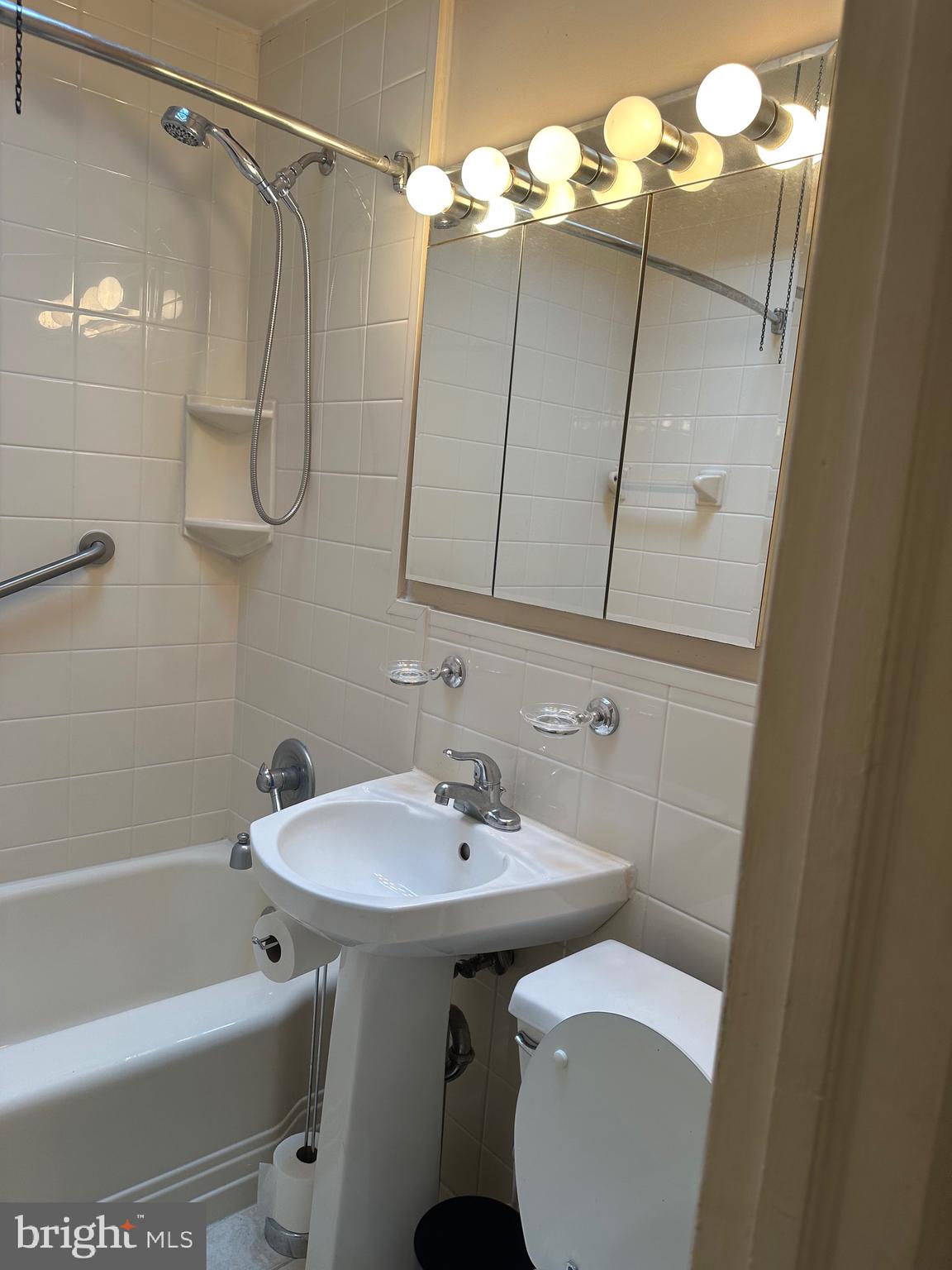 DREXEL PARK GARDEN - Residential Lease