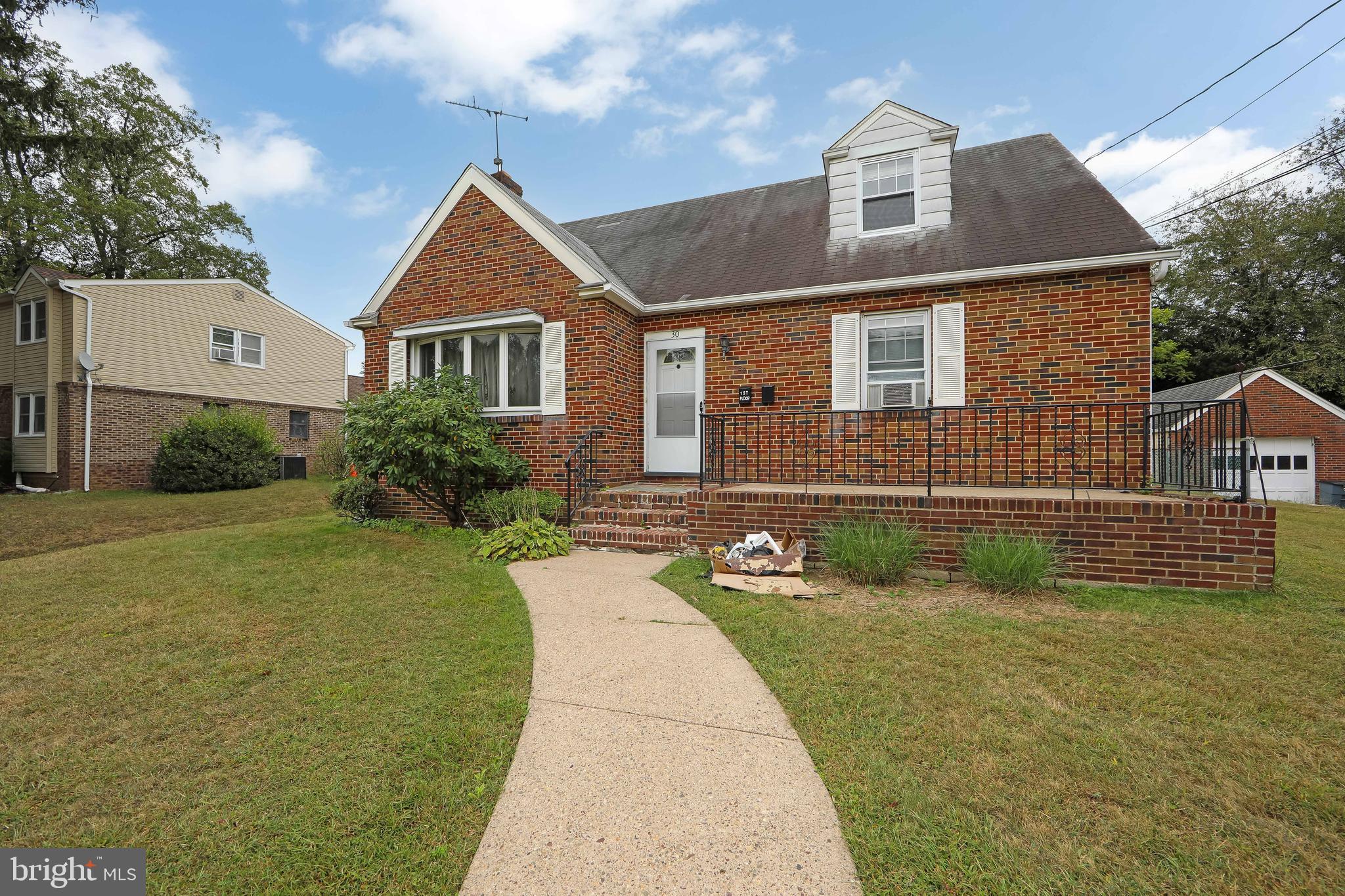 30 HENDRICKSON AVENUE B