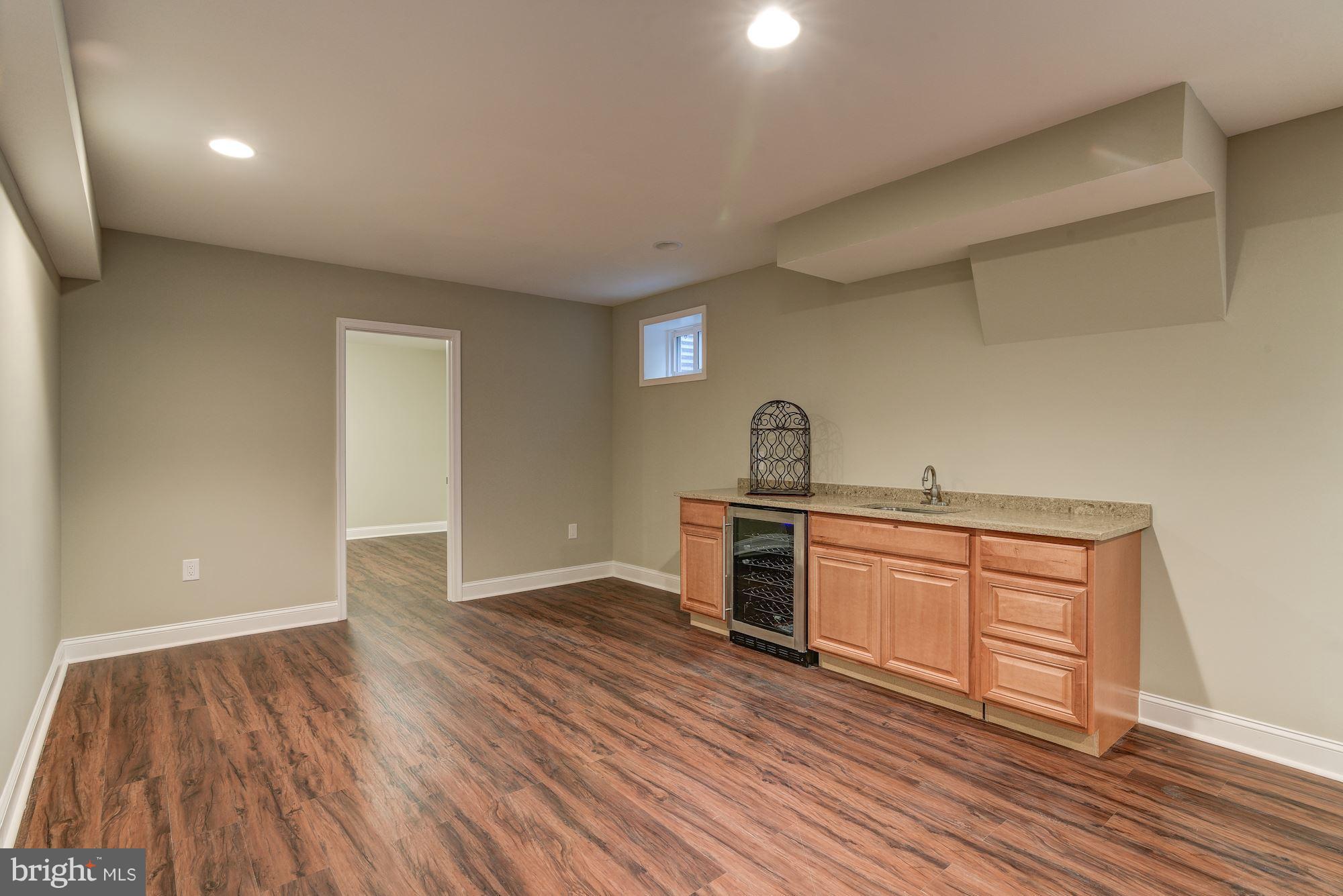 RIVER FALLS - Residential