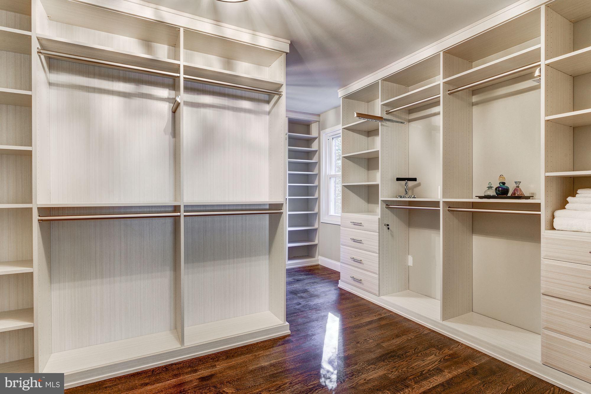 RIVER FALLS - Residential