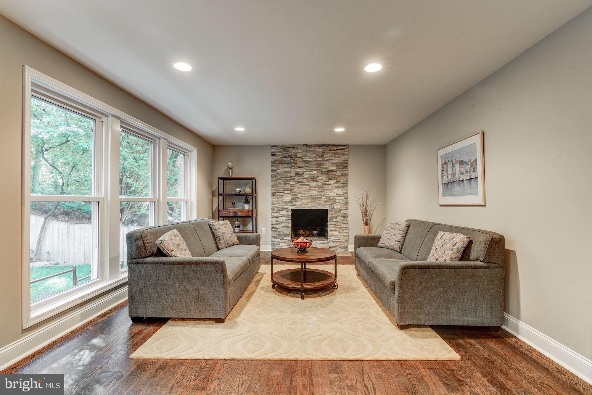 RIVER FALLS - Residential