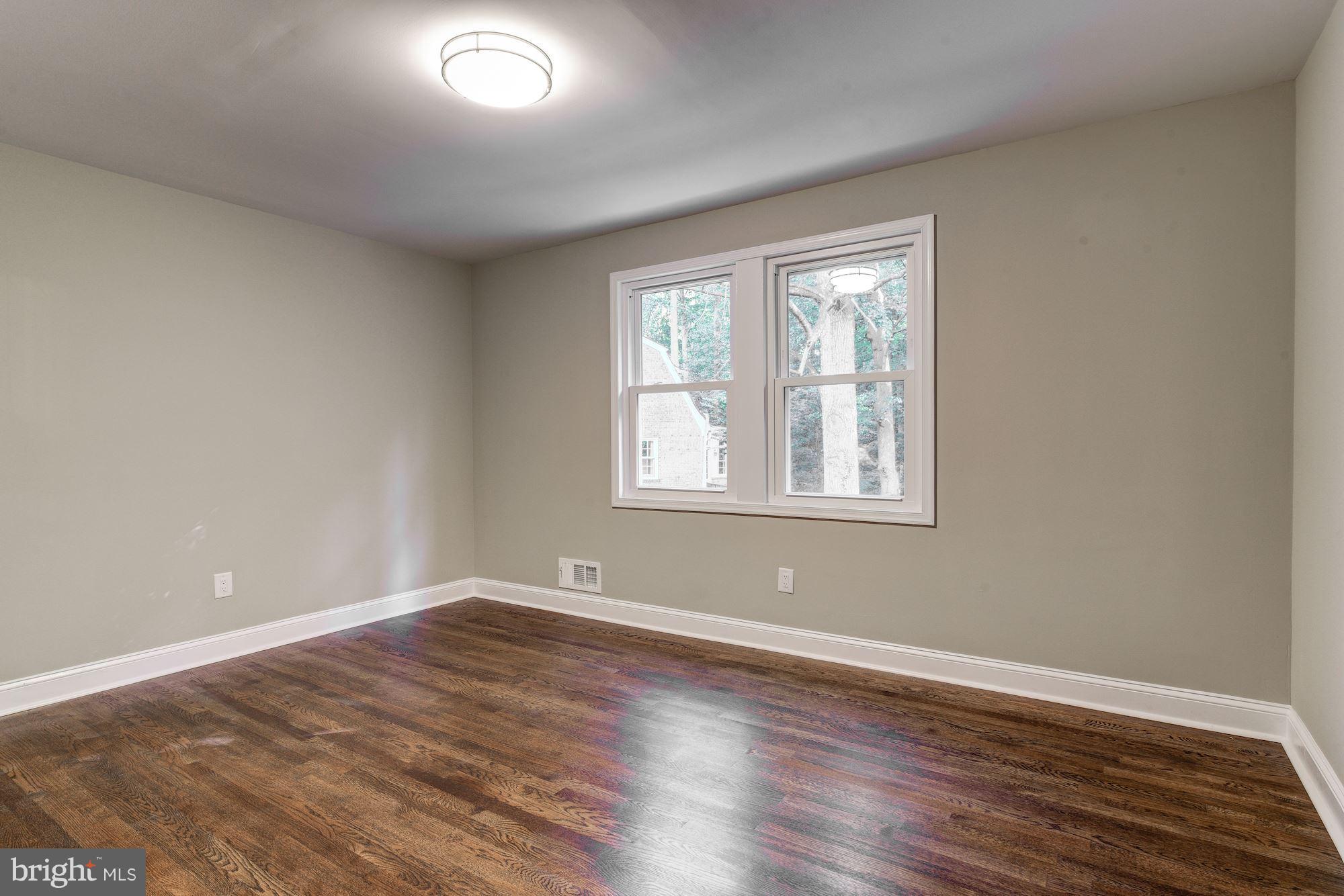 RIVER FALLS - Residential