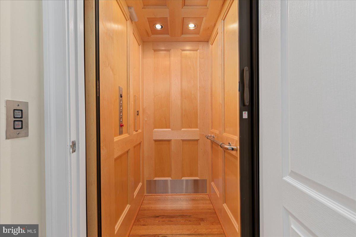 BURNING TREE VALLEY - Residential