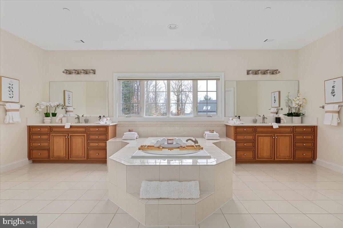 BURNING TREE VALLEY - Residential