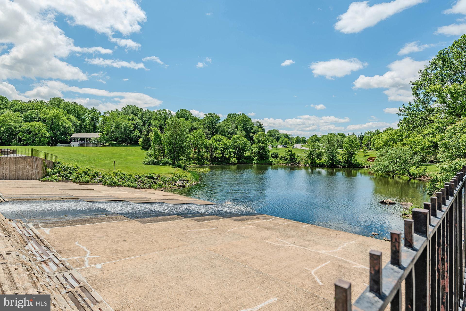 VILLAGE OF OWEN BROWN - Residential
