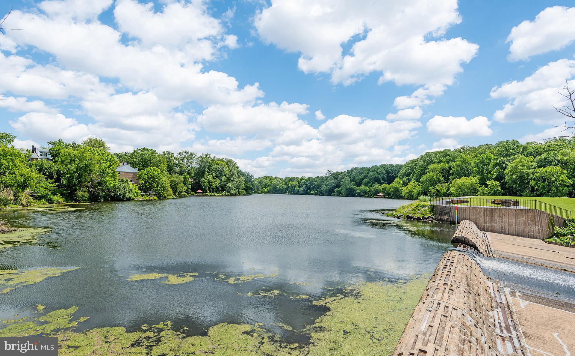 VILLAGE OF OWEN BROWN - Residential
