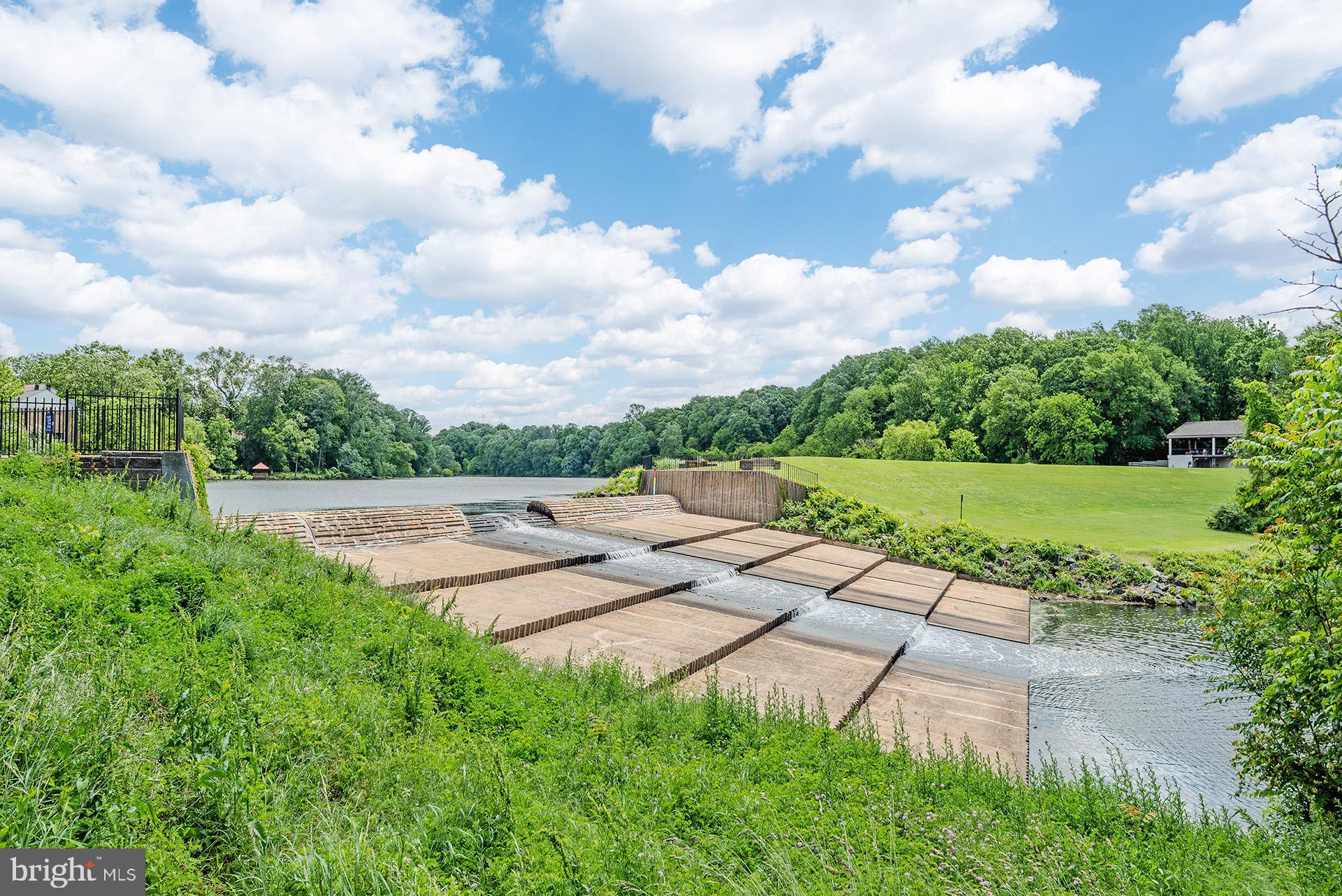 VILLAGE OF OWEN BROWN - Residential