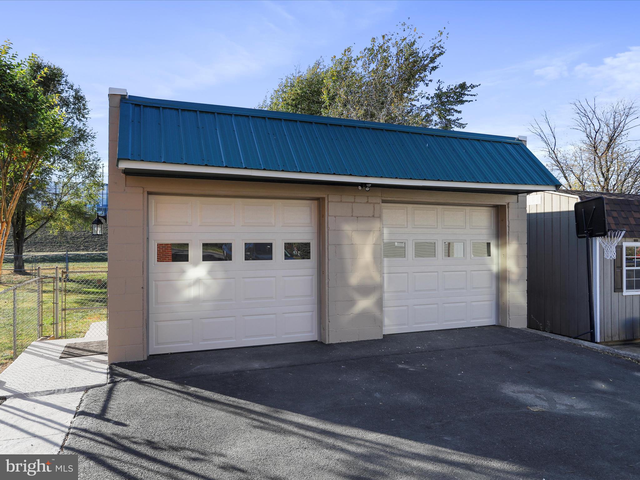 HAGERSTOWN - Residential