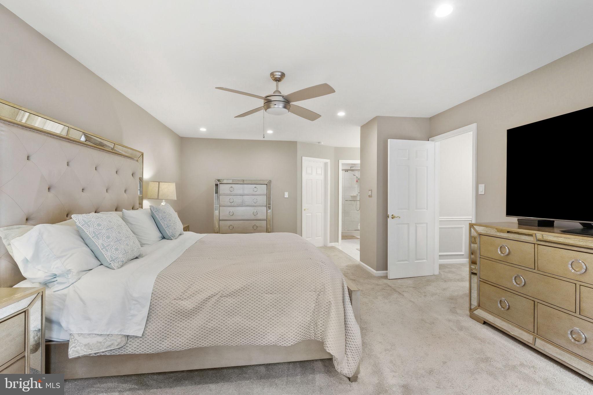 QUINCE ORCHARD VALLEY - Residential