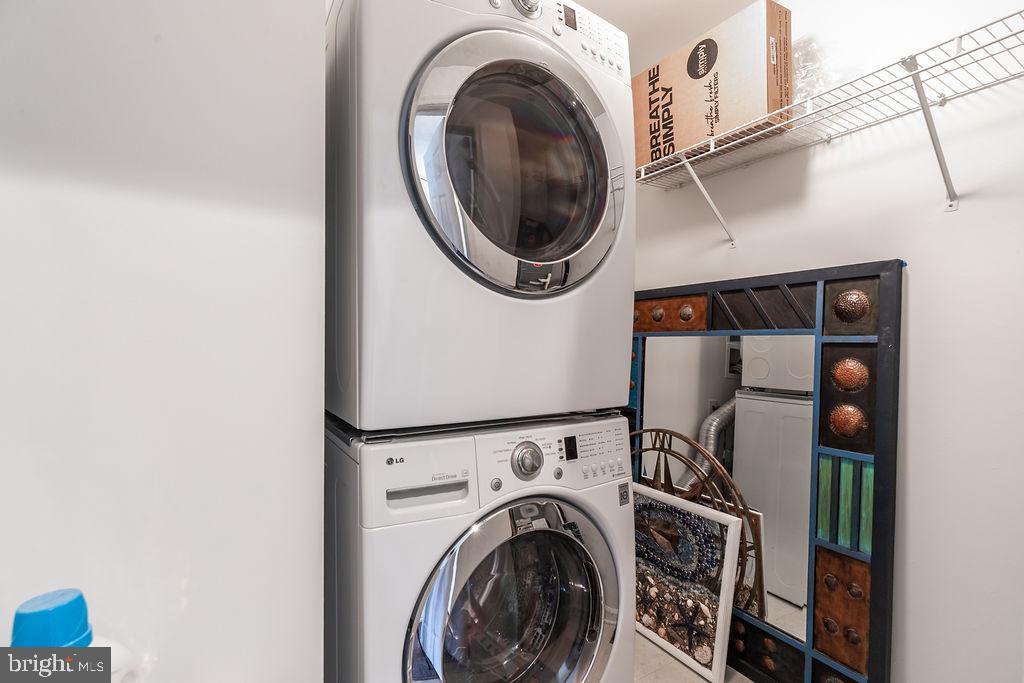 CREEKWOOD - Residential