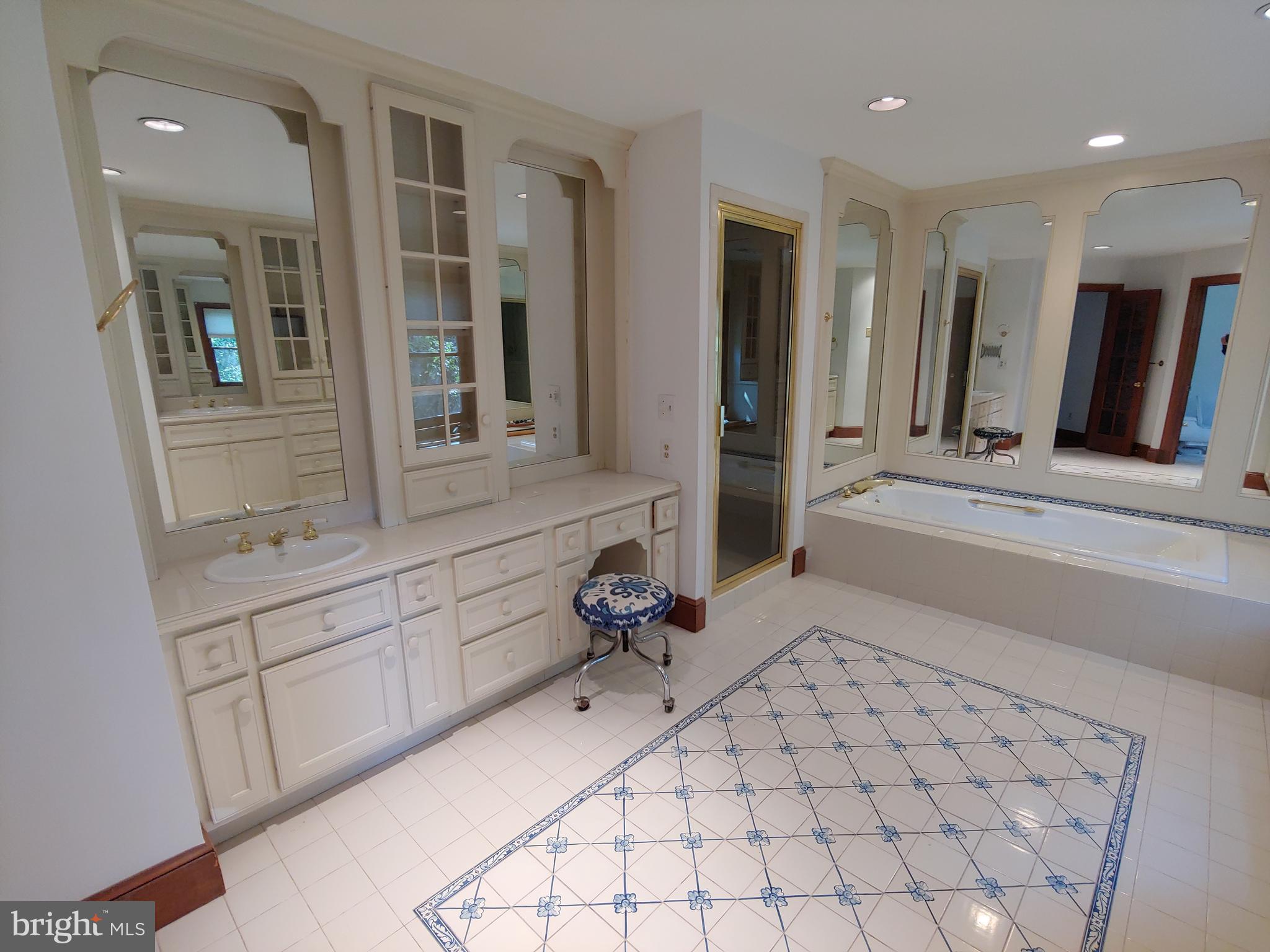 HUNTERS VIEW - Residential