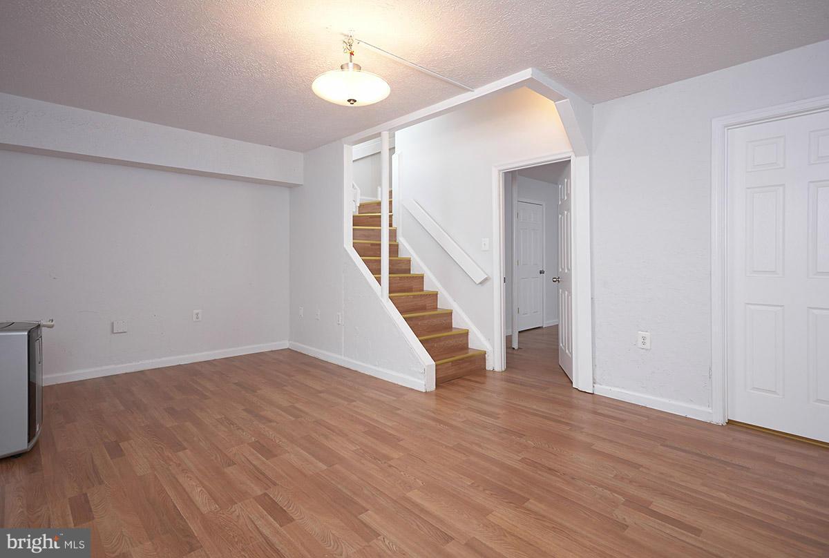 GREENFIELD FARM - Residential Lease