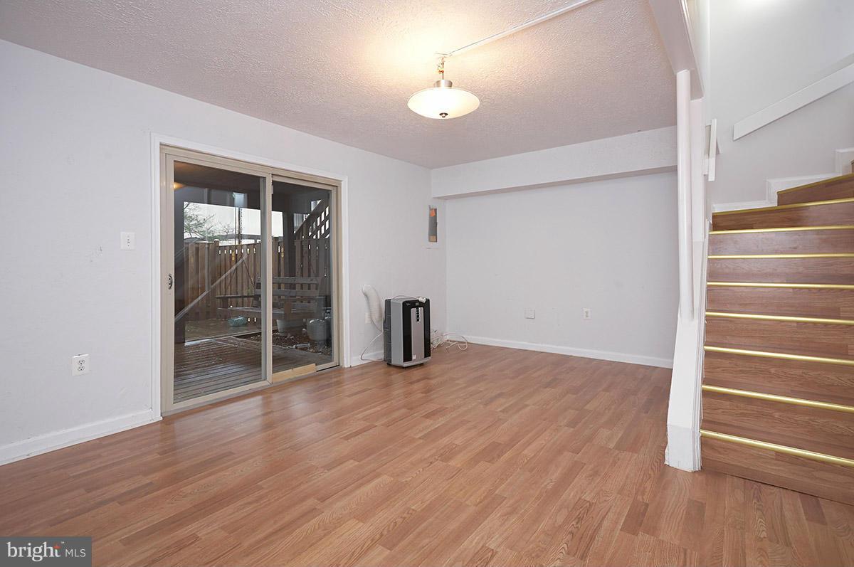 GREENFIELD FARM - Residential Lease