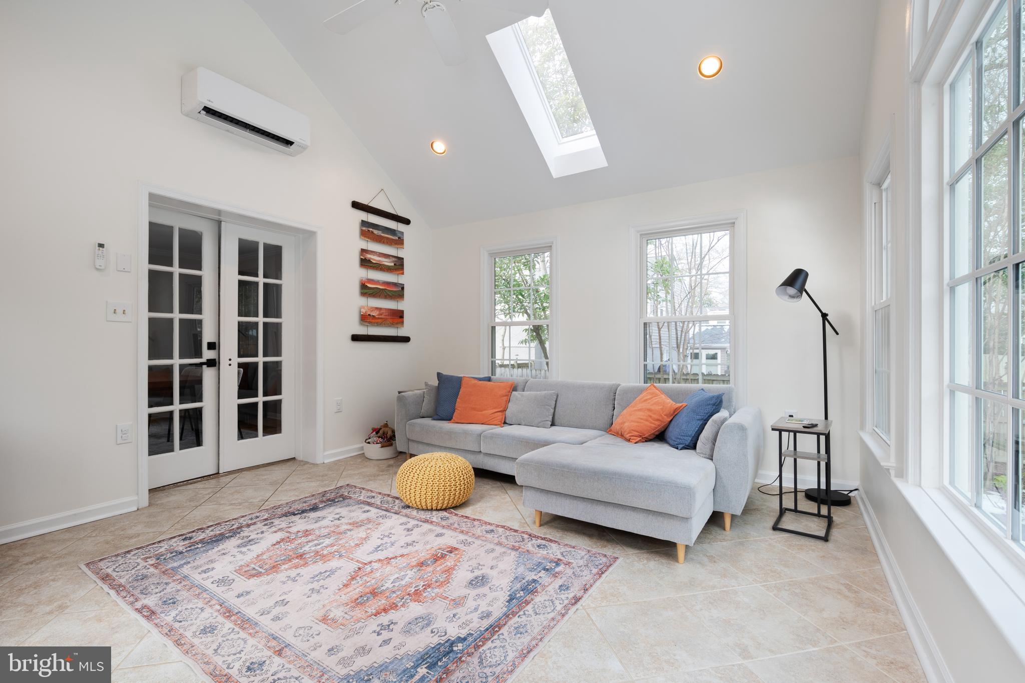 WAYNEWOOD - Residential