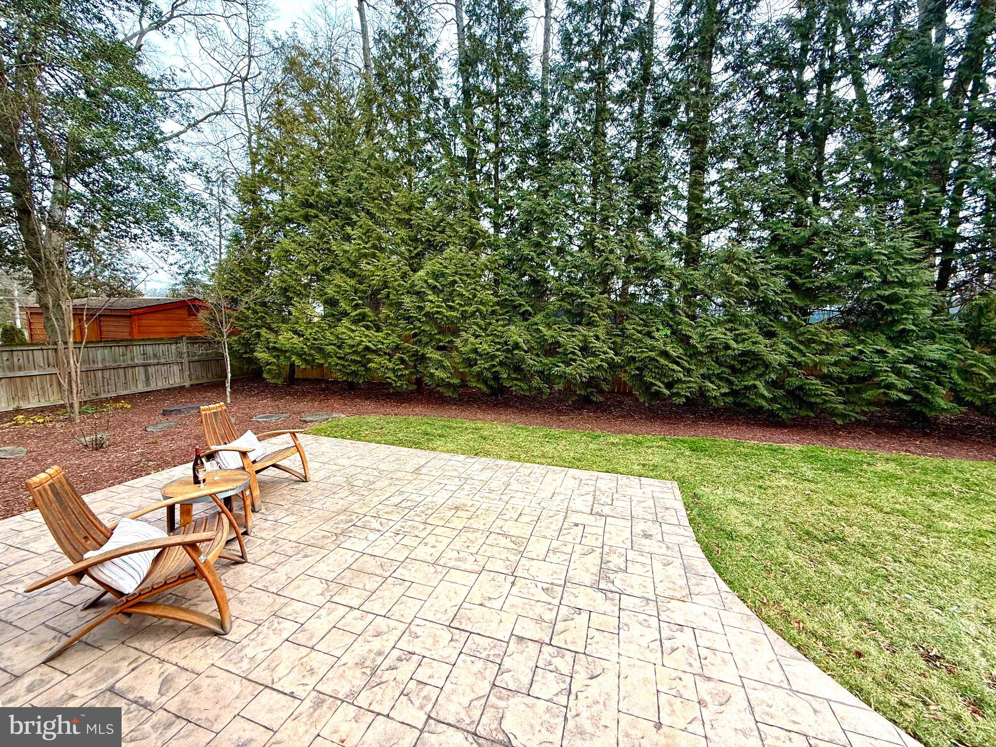 WAYNEWOOD - Residential