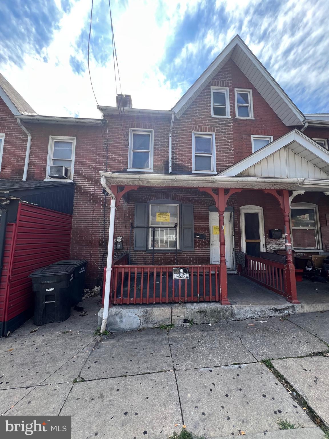 This fixer-upper needs work, but a great opportunity for an investor! 1 bedroom on the first floor with a full bath, 3 bedrooms on the second floor with another full bath and a third floor with two bonus rooms. Backyard is a really nice courtyard space. Cash or hard money will be required for this purchase.