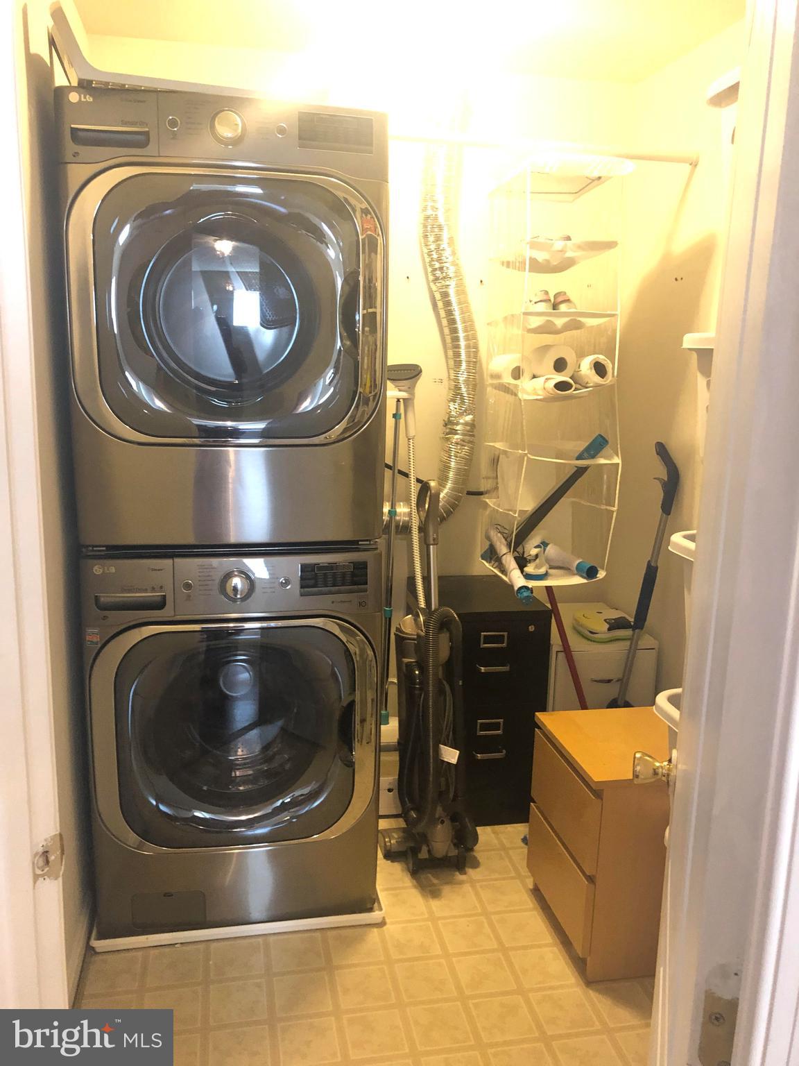 KENSINGTON VILLAS - Residential