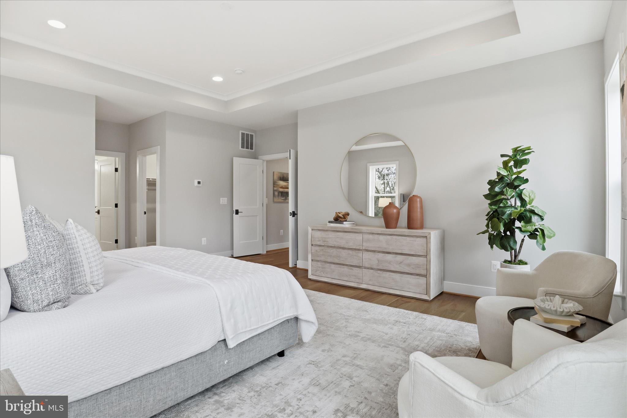 VIENNA WOODS - Residential