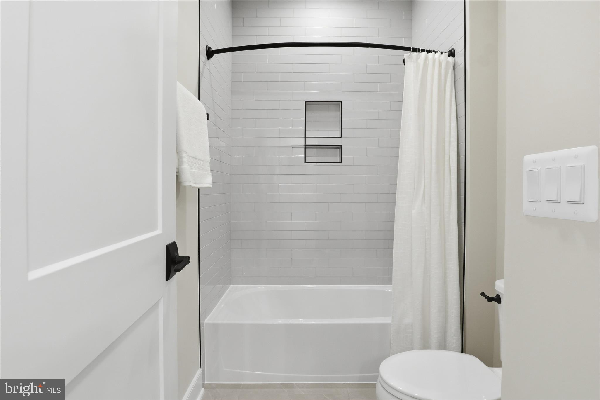 VIENNA WOODS - Residential