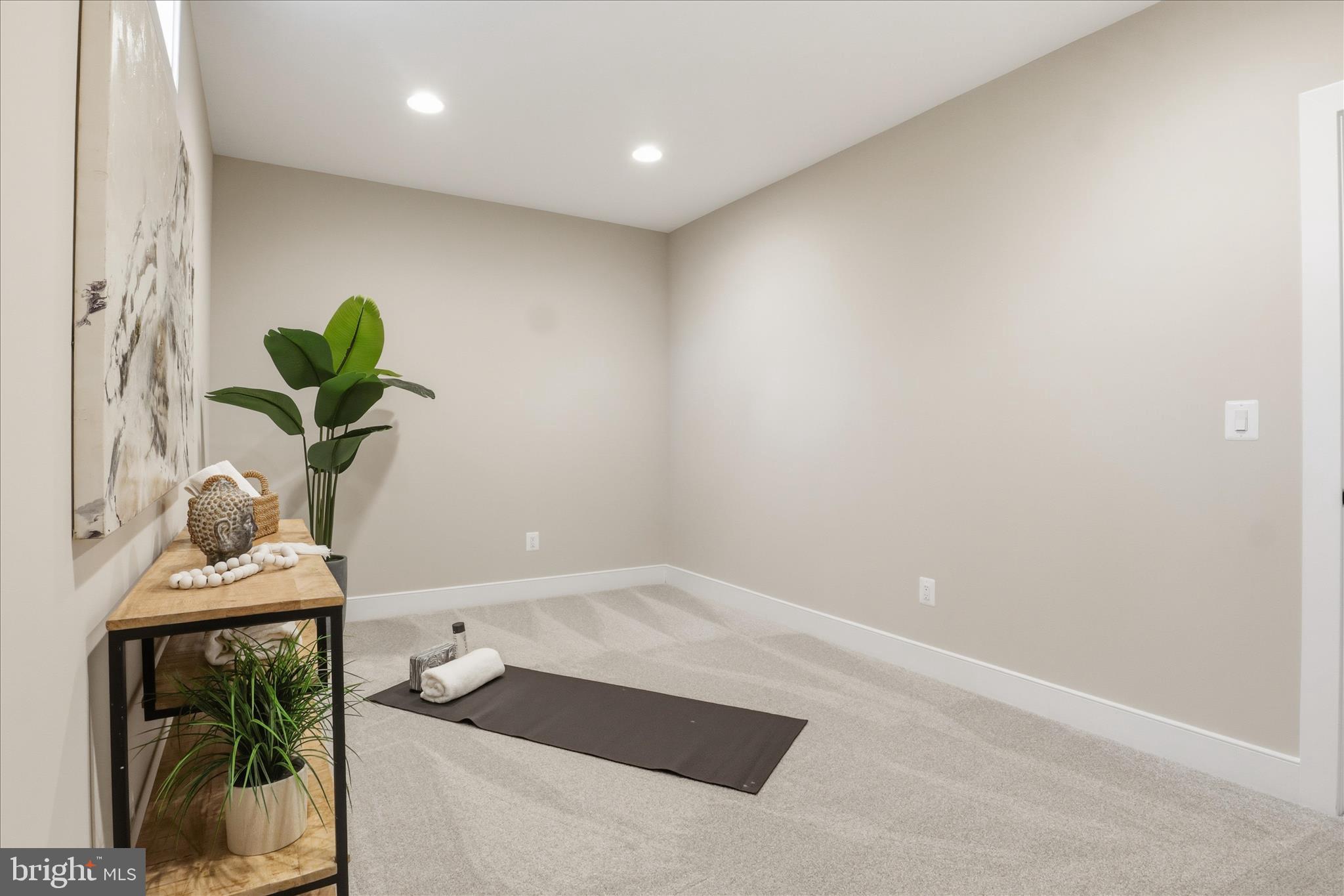 VIENNA WOODS - Residential