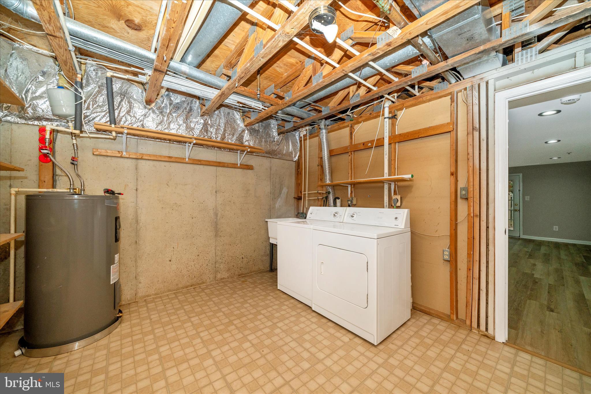 HOLLY POINTE - Residential