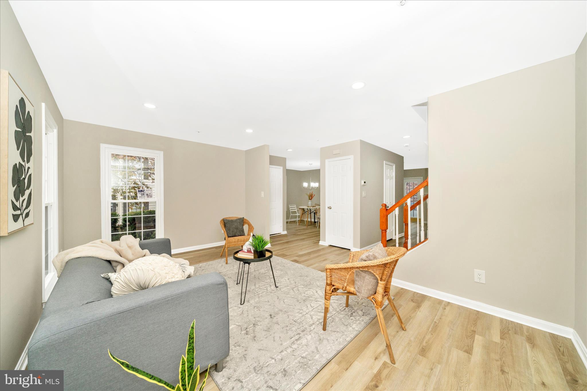 HOLLY POINTE - Residential