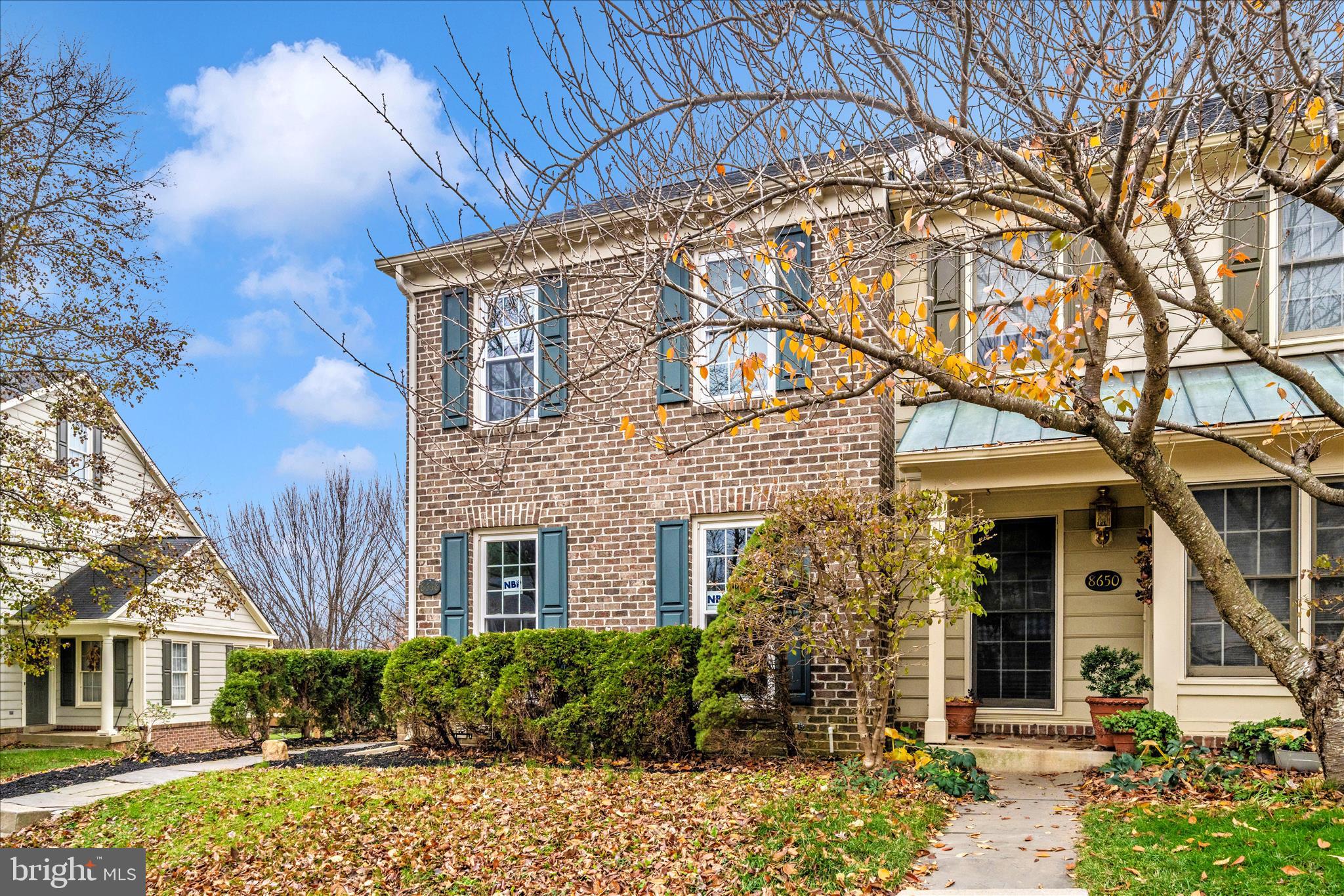 HOLLY POINTE - Residential