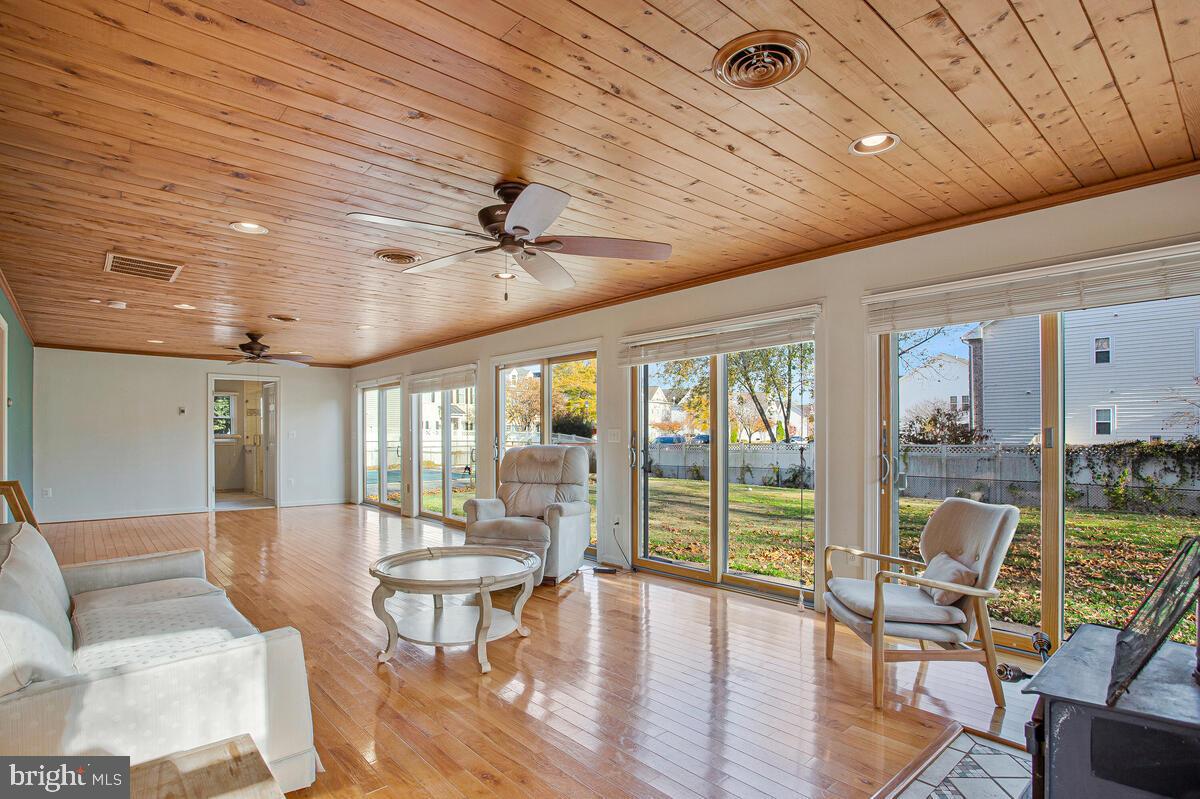 SOUTHDOWN SHORES - Residential