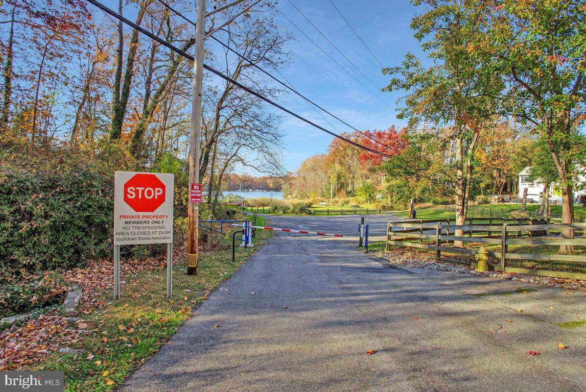 SOUTHDOWN SHORES - Residential