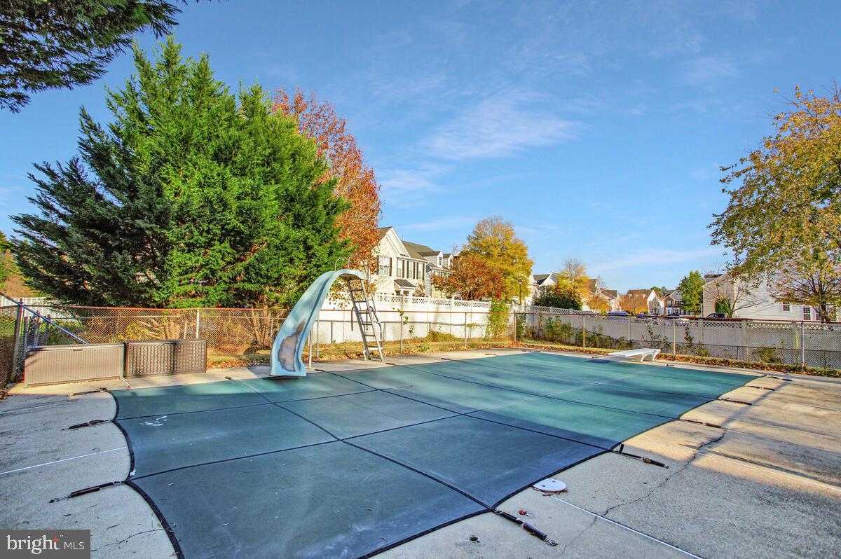 SOUTHDOWN SHORES - Residential