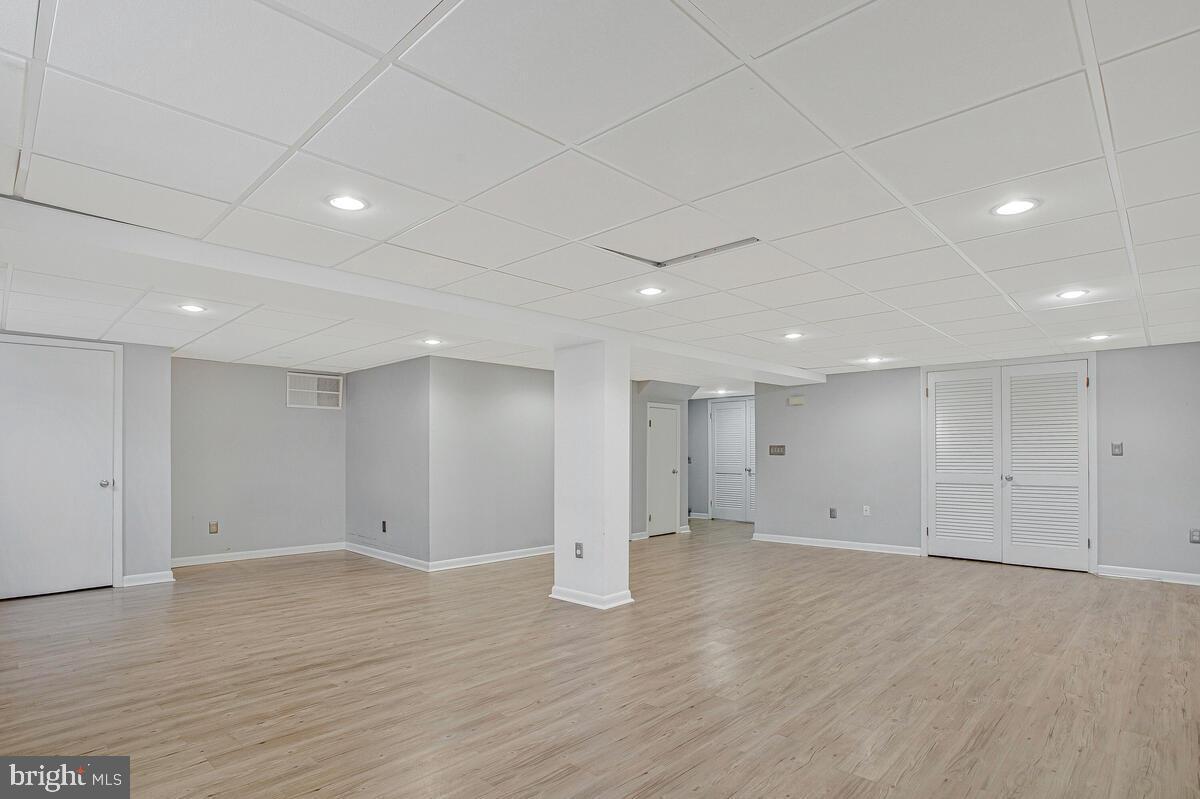 SOUTHDOWN SHORES - Residential