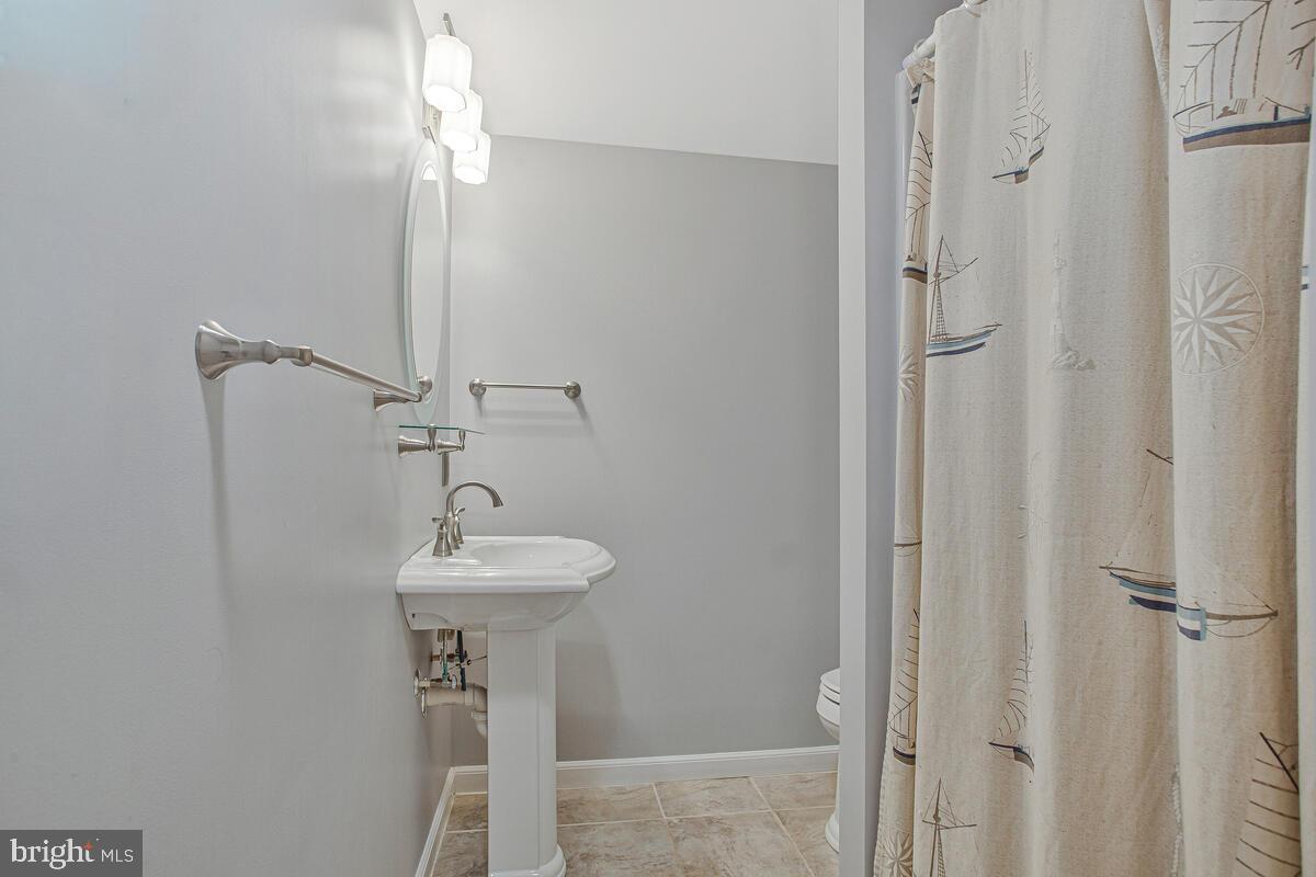 SOUTHDOWN SHORES - Residential