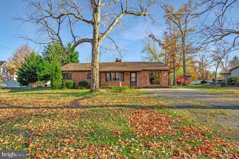 Photo of 3263 Stepney Street, EDGEWATER, MD 21037 (MLS # MDAA2133168)