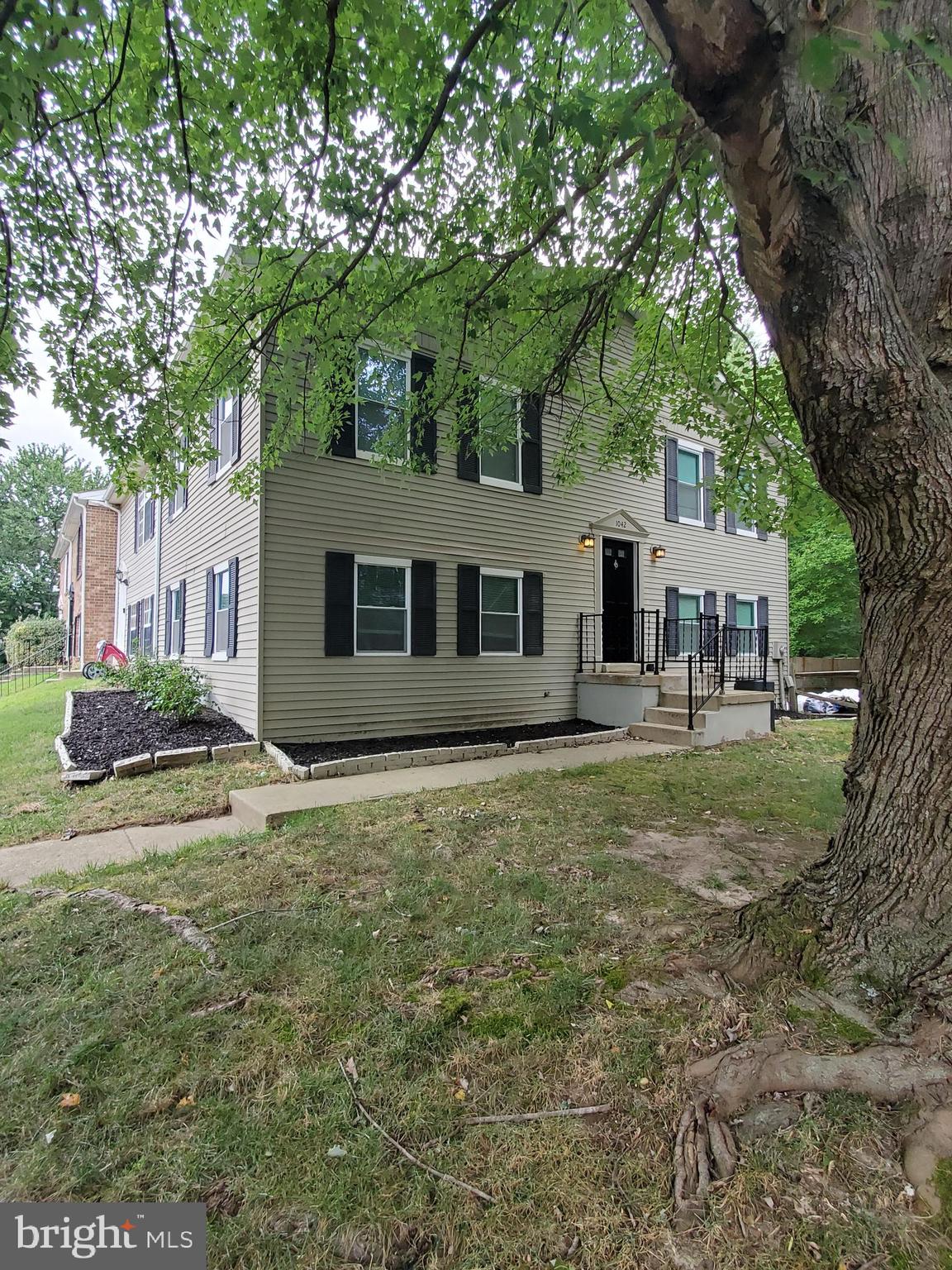 ST CHARLES CARRINGTON - Residential Lease