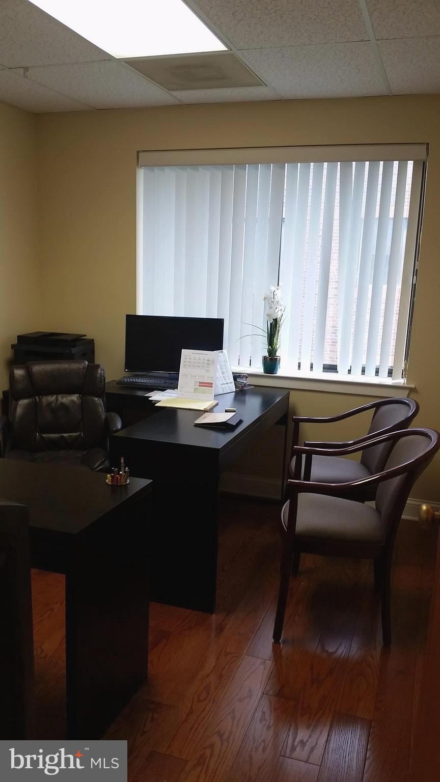 ROLLING VALLEY PROFESSIONAL CENTER - Commercial Lease