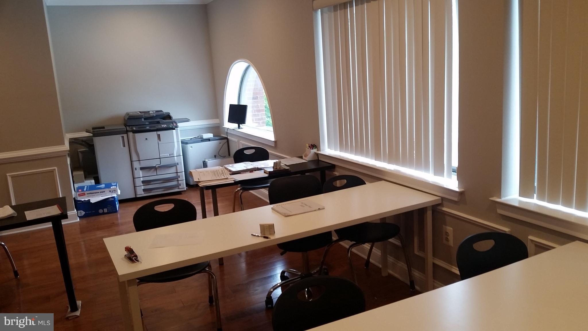 ROLLING VALLEY PROFESSIONAL CENTER - Commercial Lease