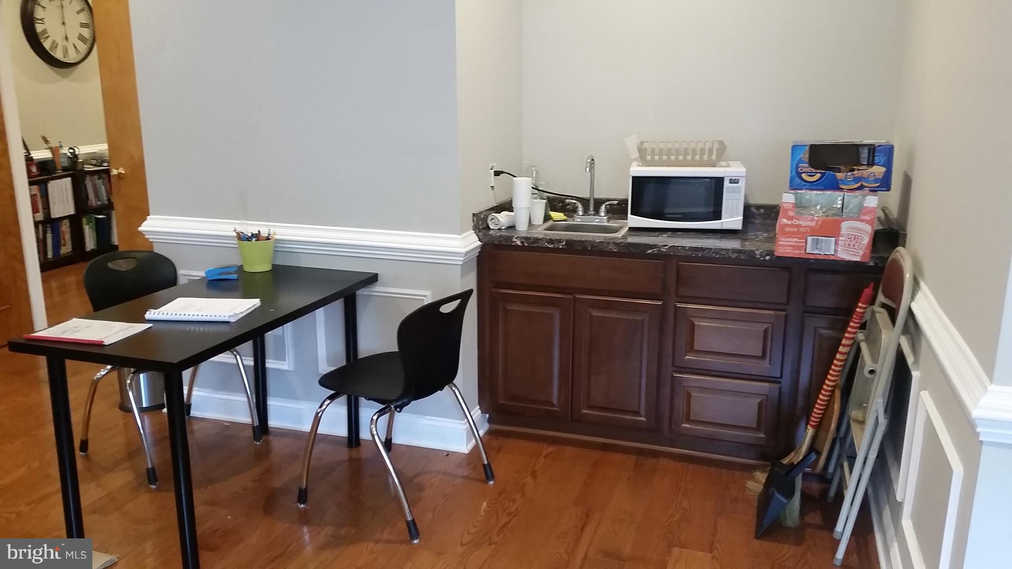 ROLLING VALLEY PROFESSIONAL CENTER - Commercial Lease