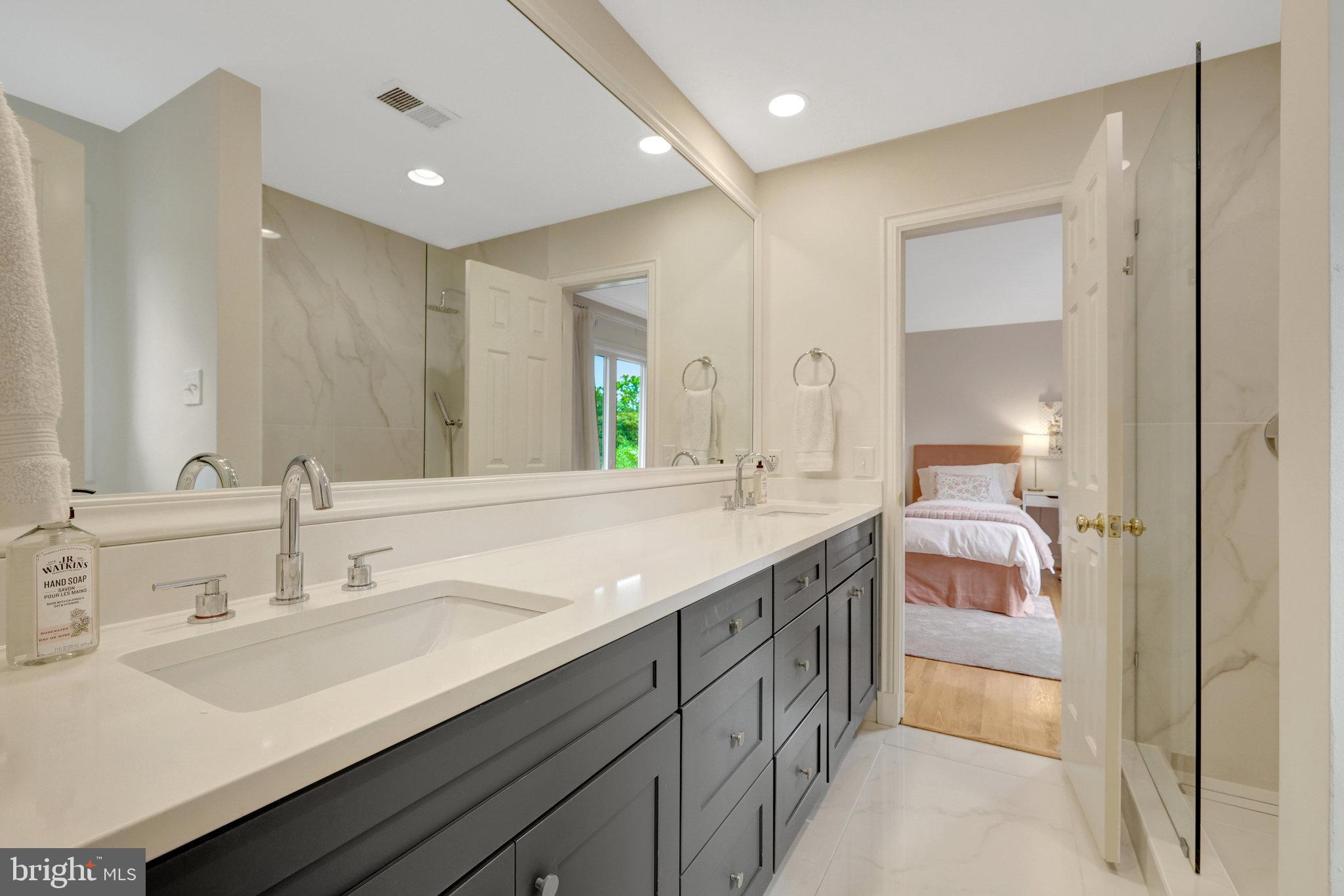 EVERMAY - Residential