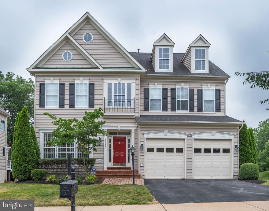 Open House 7/16 (1-3); Spacious, Premium Cul-de-Sac. Freshly Painted, OpenFloorPlan, 10-FT Ceilings, 2-Story Foyer, Office, Hrdwd Flrs on 2-Levels, Fam RM w/Wall of Windows, Gourmet Kitch w/Breakfast Area, Center Island, Granite, SS Appls. MBD Suite w/Sitting Area, Coffered Ceiling & Plantation Shutters. Direct Walk-Out w/Full Windows to Patio, Trex-Deck, Rec RM w/Bar, Media RM, In-Law-Suite
