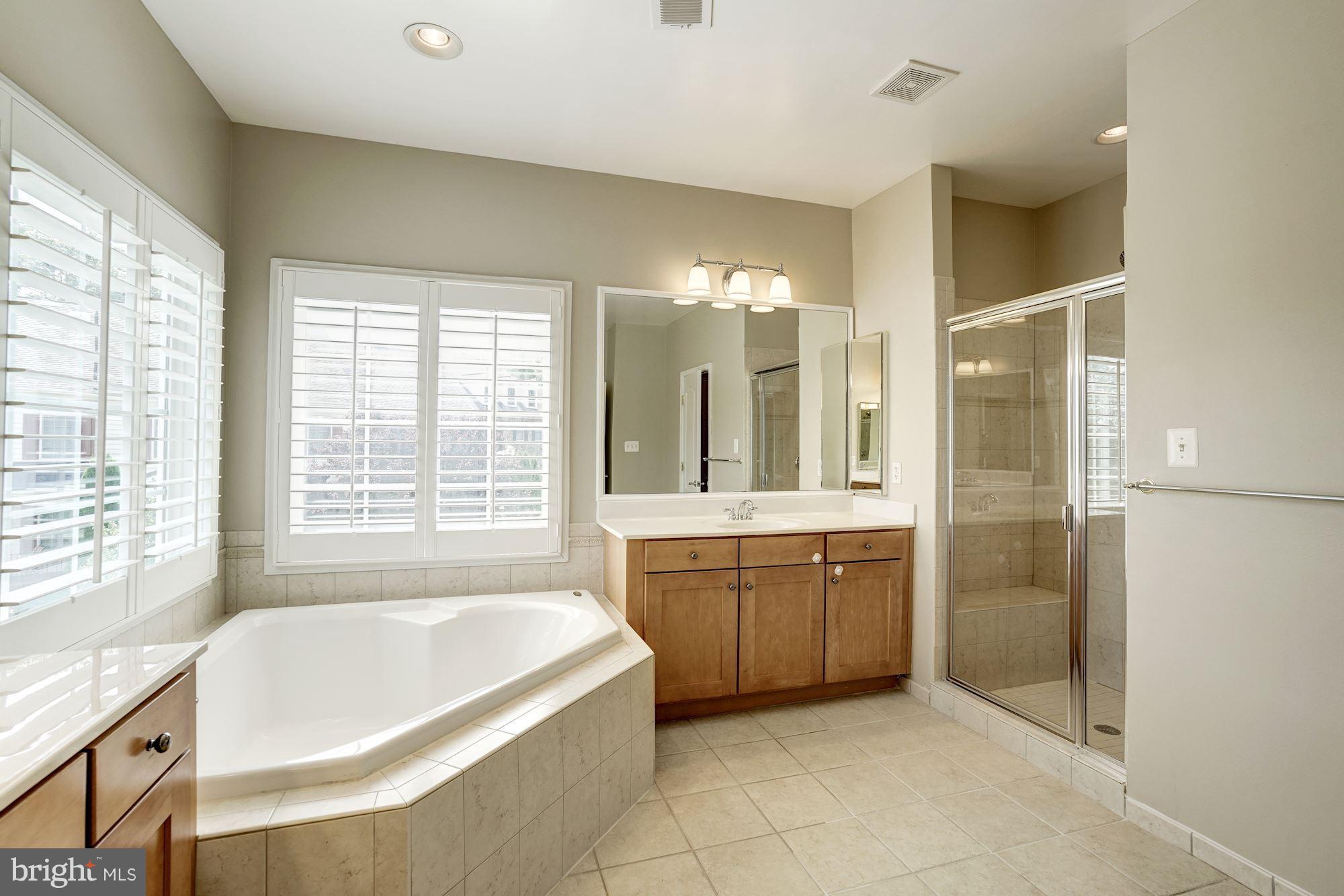 LANSDOWNE ON THE POTOMAC - Residential