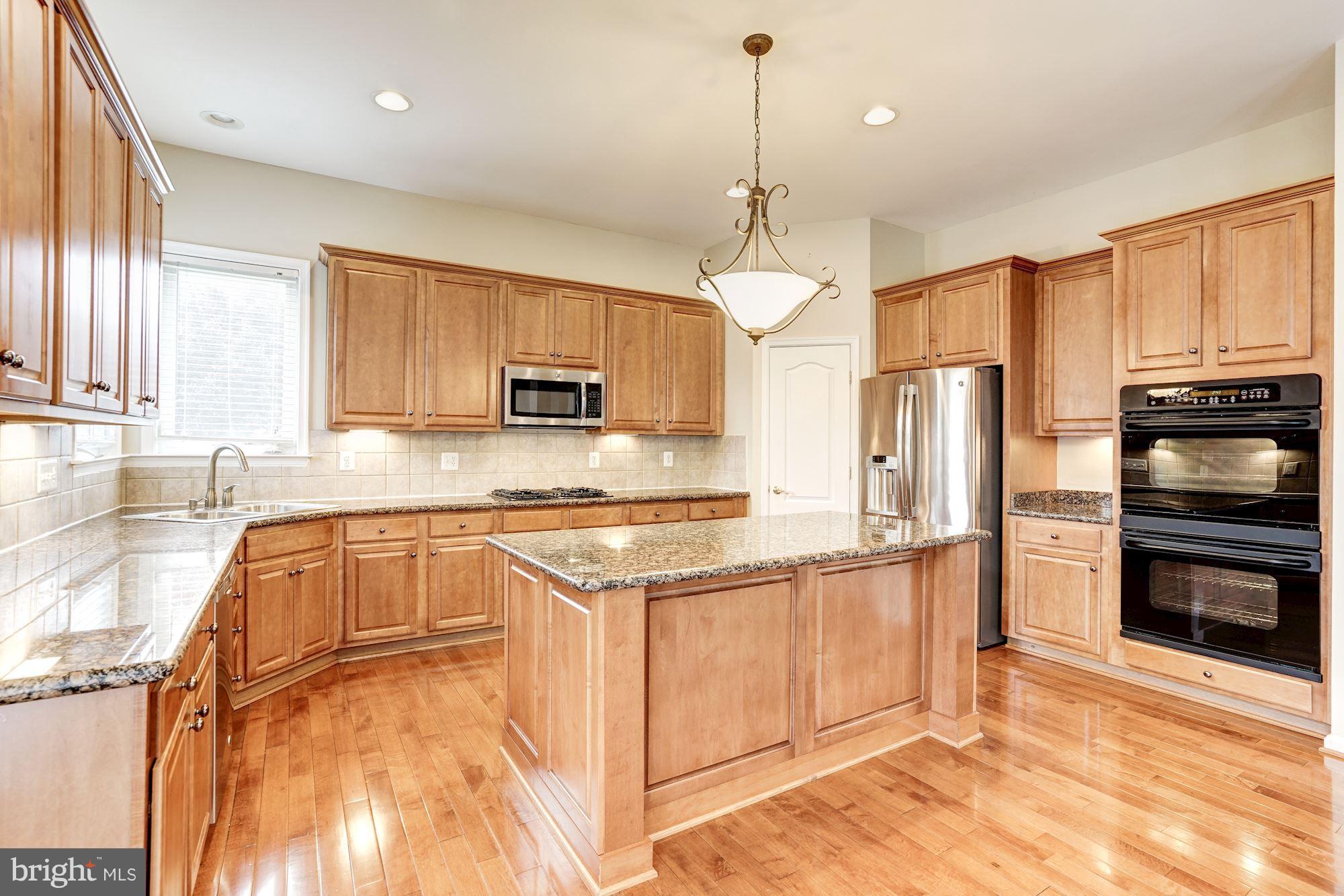 LANSDOWNE ON THE POTOMAC - Residential