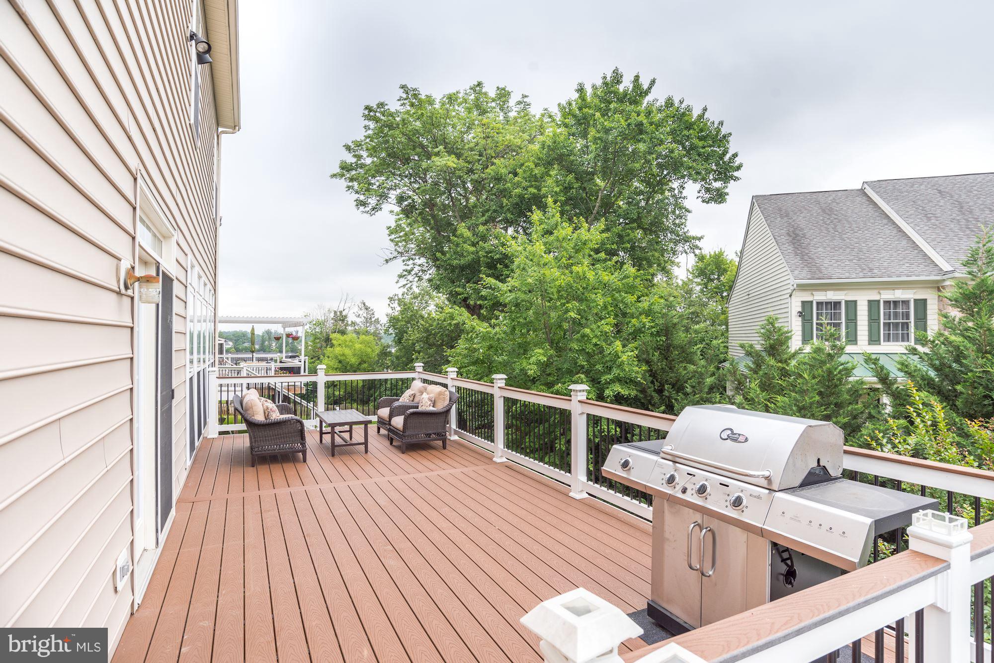 LANSDOWNE ON THE POTOMAC - Residential