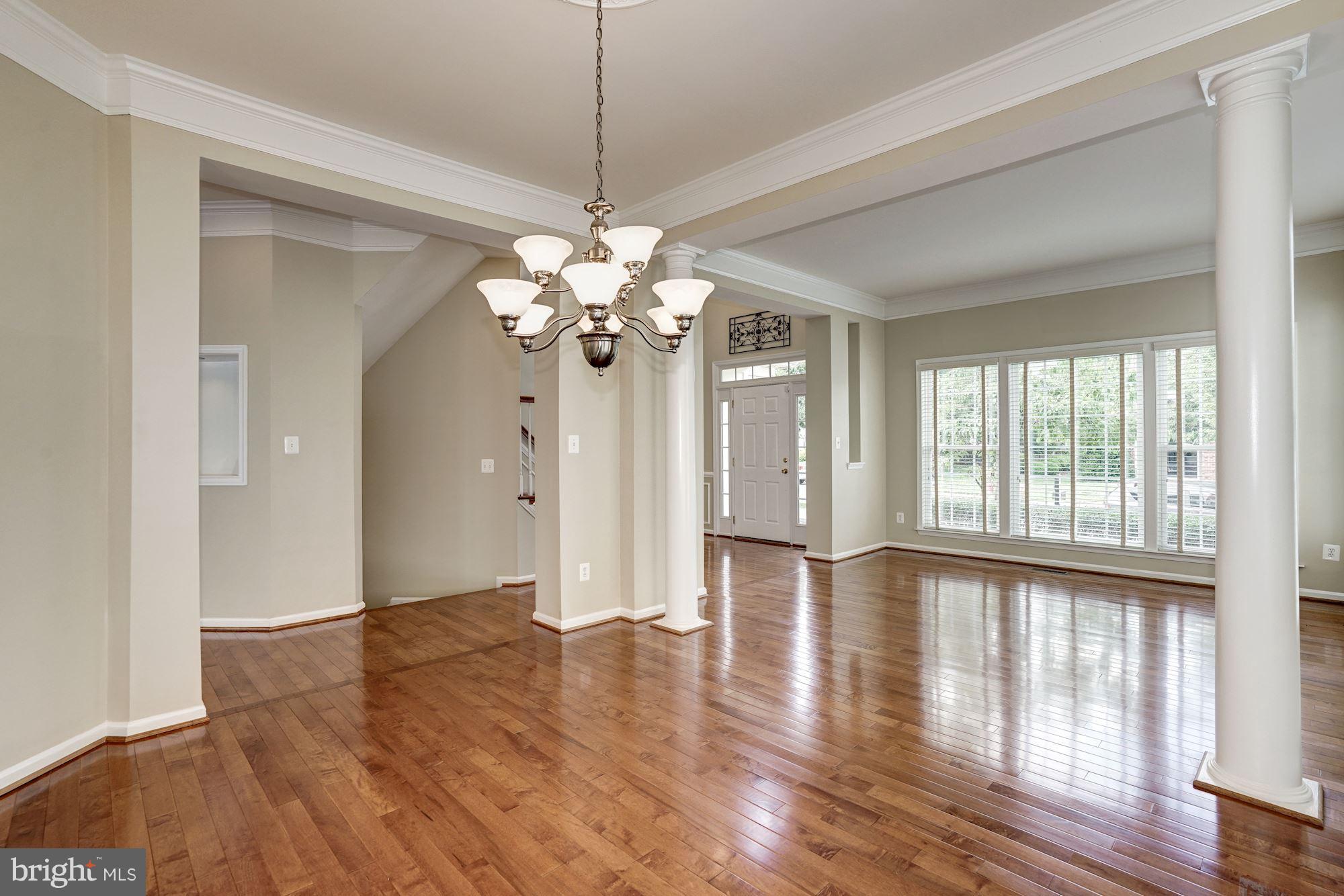 LANSDOWNE ON THE POTOMAC - Residential