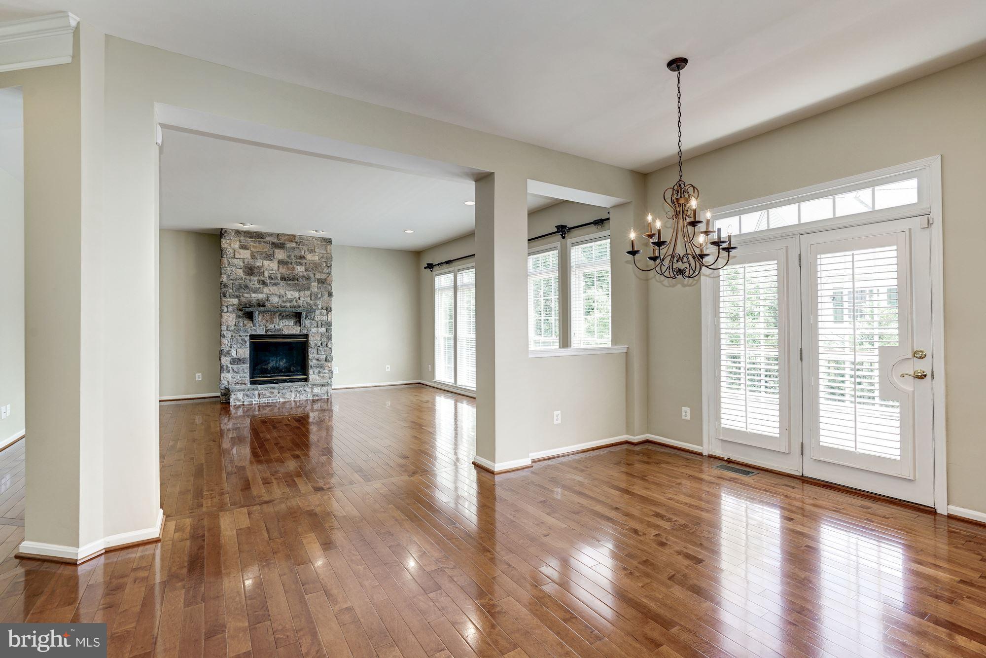 LANSDOWNE ON THE POTOMAC - Residential