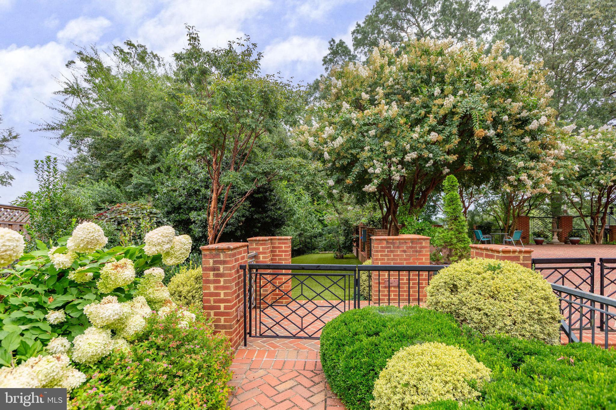 WESTMONT - Residential