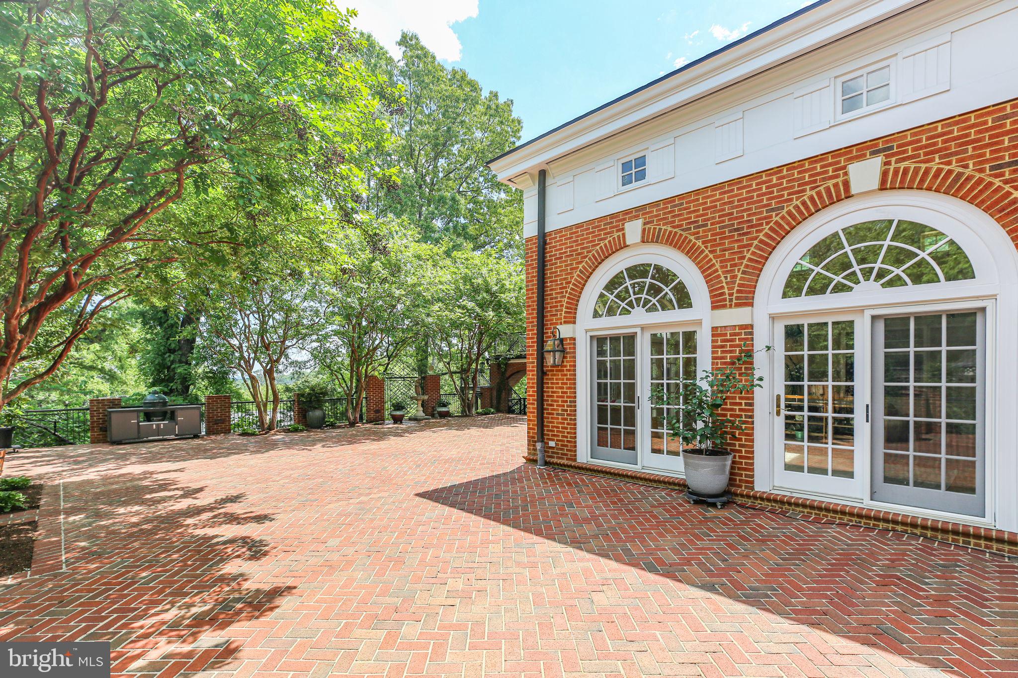 WESTMONT - Residential