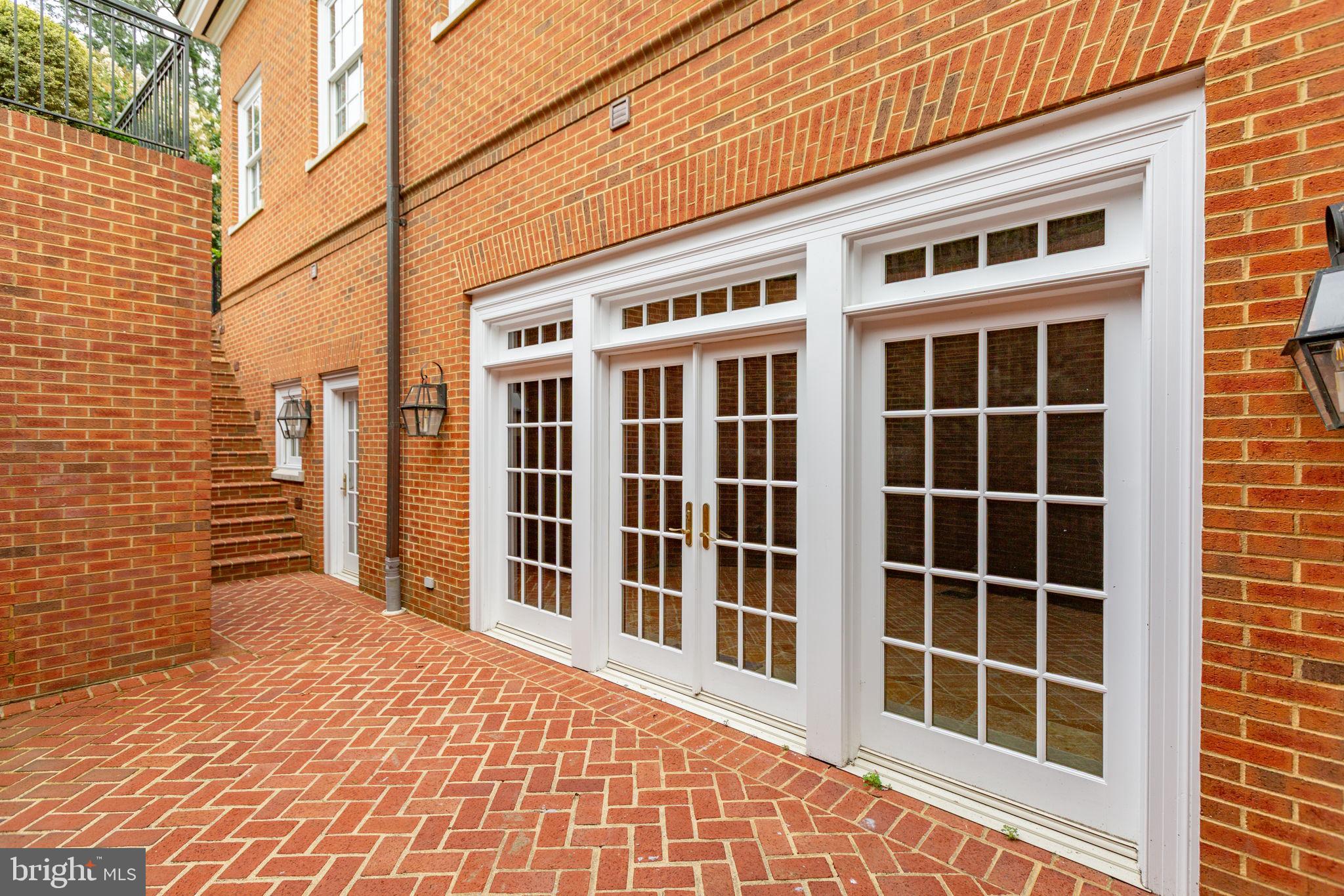 WESTMONT - Residential